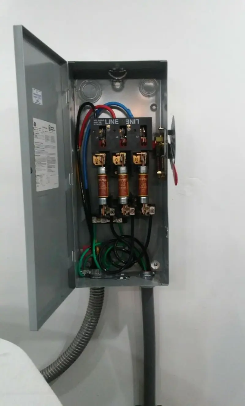 Three-phase disconnect switch installed for Smoke Detector Installation in Spring Ridge